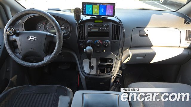 Hyundai Starex — interior