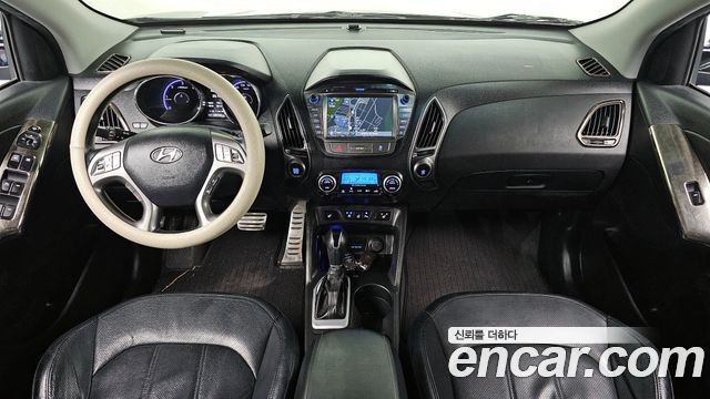 Hyundai Tucson — interior