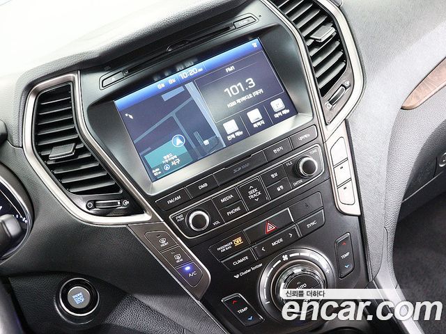 Hyundai Maxcruz — interior