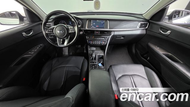 Kia K5 — interior