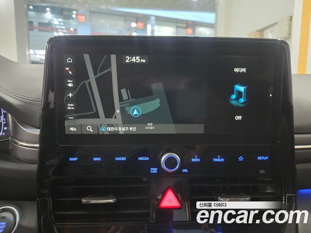 Hyundai Ioniq — interior