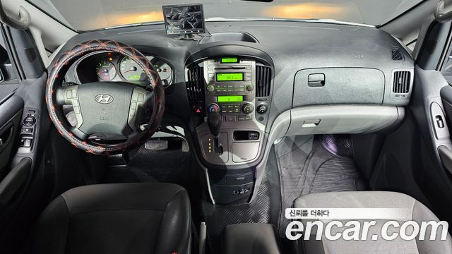Hyundai Starex — interior
