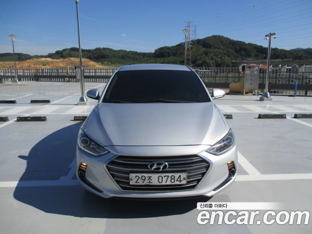 Hyundai Avante — exterior
