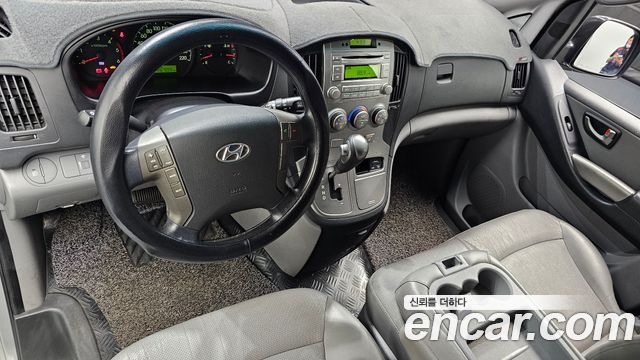 Hyundai Starex — interior