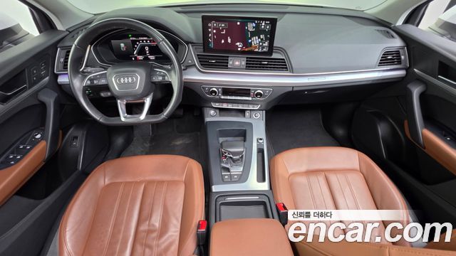 Audi Q5 — interior