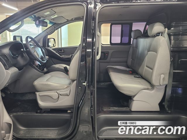 Hyundai Starex — interior