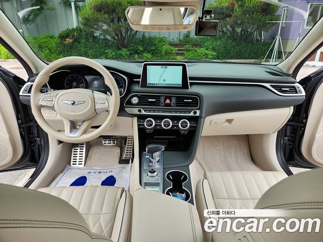 Genesis G70 — interior