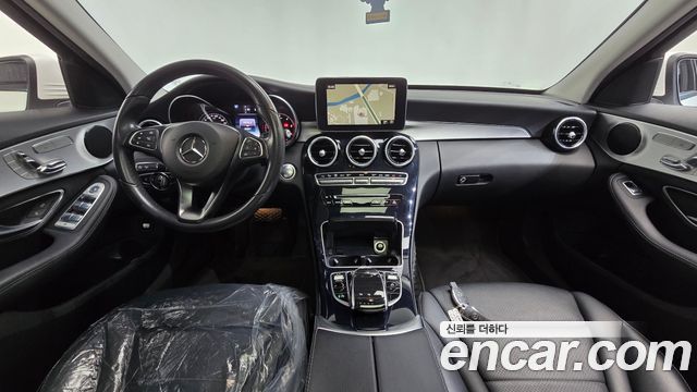 Mercedes-Benz C-Class — interior