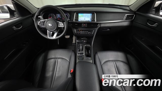 Kia K5 — interior
