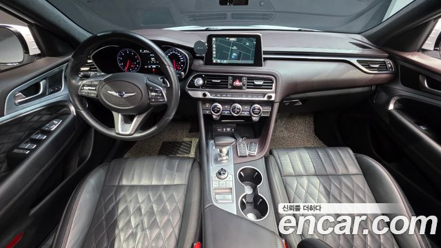 Genesis G70 — interior
