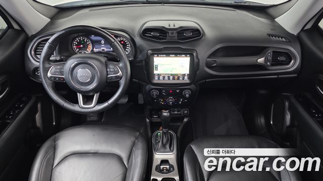 Jeep Renegade — interior