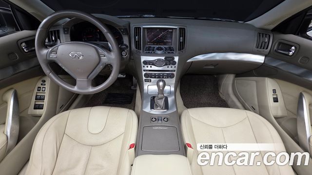 Infiniti G — interior
