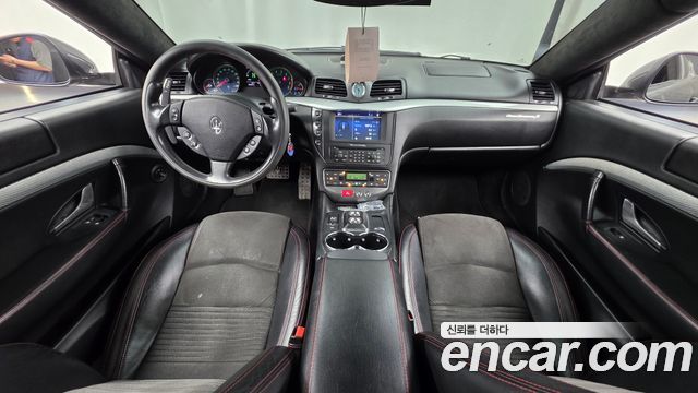 Maserati GranTurismo — interior