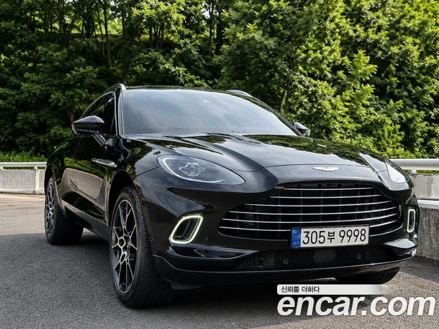 Aston Martin DBX