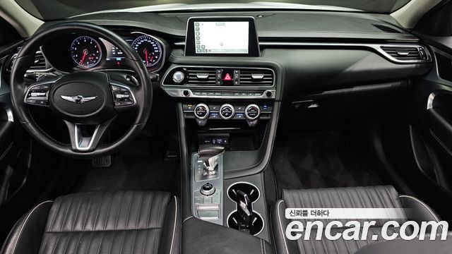 Genesis G70 — interior
