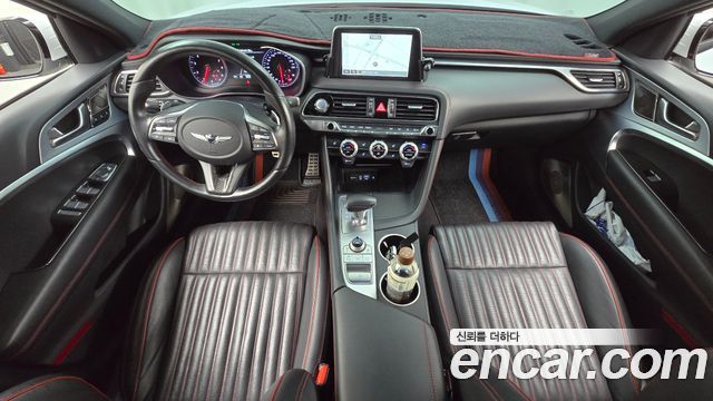 Genesis G70 — interior