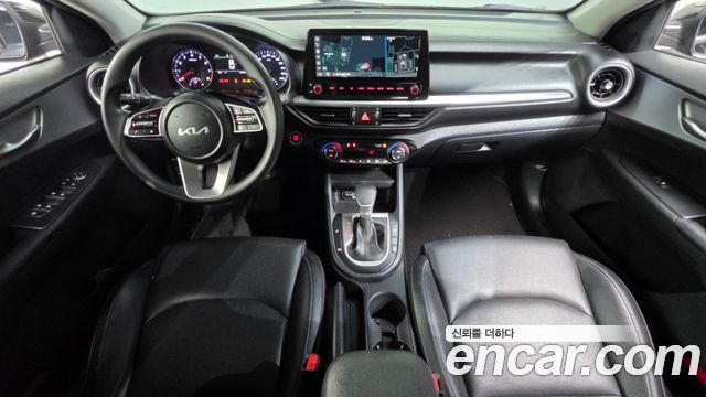 Kia K3 — interior