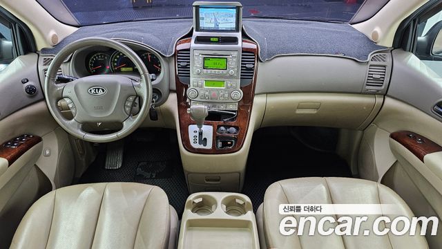 Kia Carnival — interior