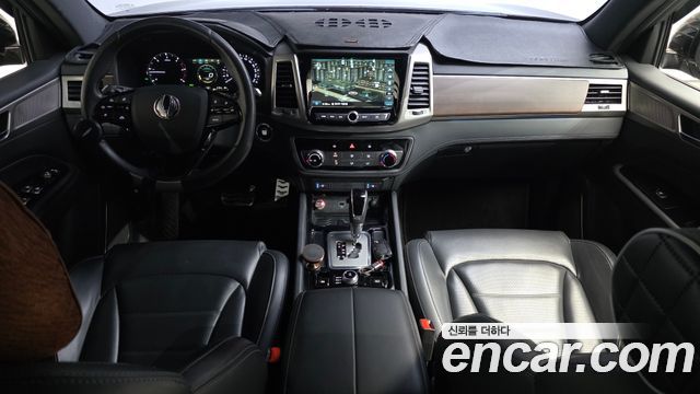 KG Mobility Rexton — interior