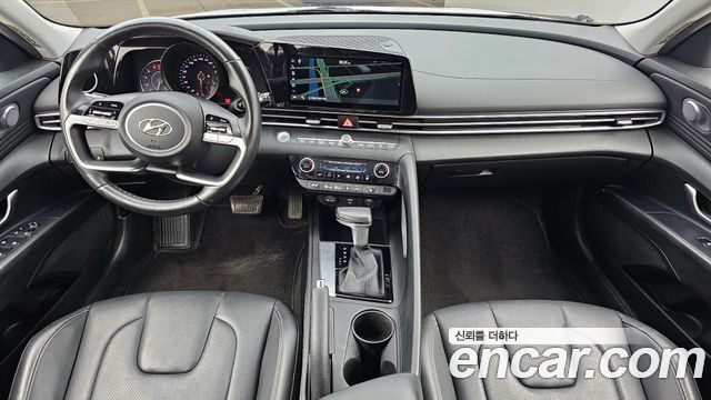 Hyundai Avante — interior