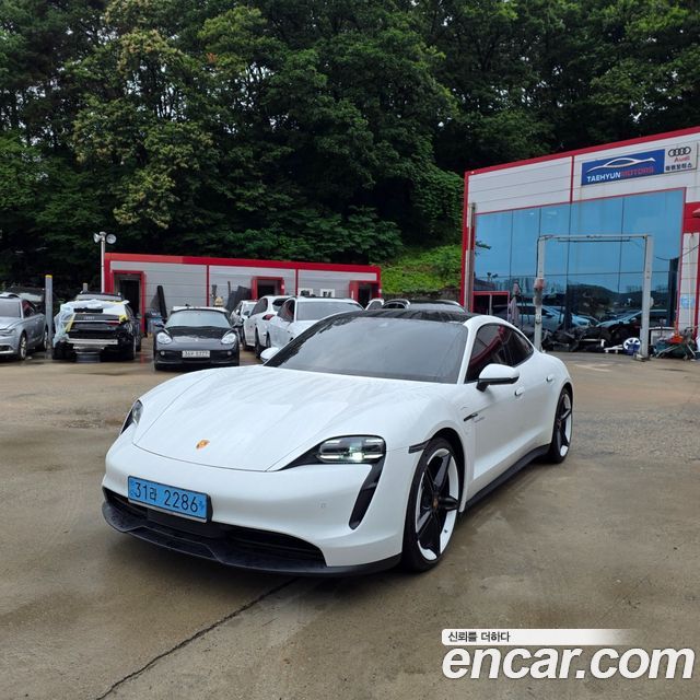 Porsche Taycan — exterior