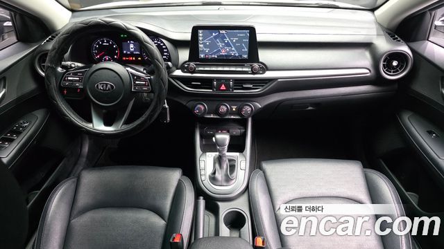Kia K3 — interior