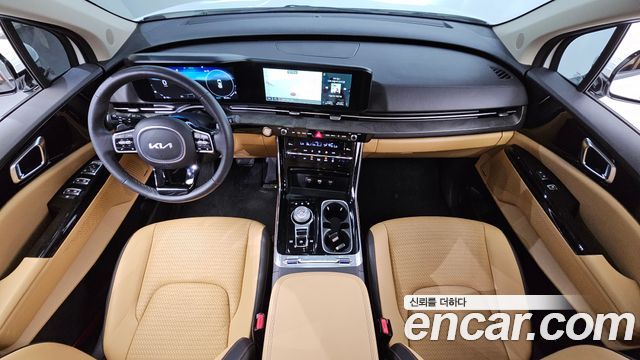 Kia Carnival — interior