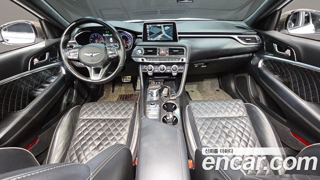 Genesis G70 — interior
