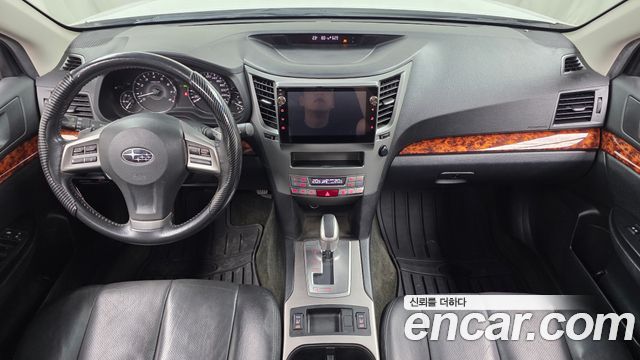 Subaru Outback — interior