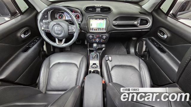 Jeep Renegade — interior