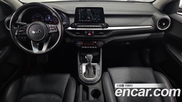 Kia K3 — interior