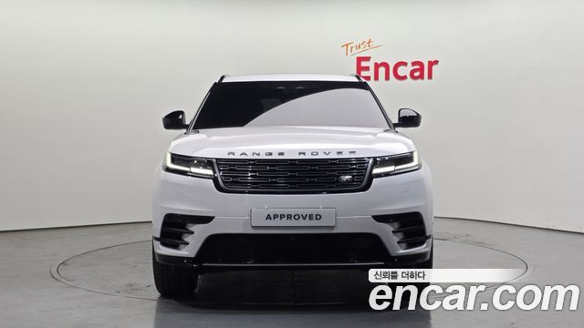 Land Rover Range Rover Velar — interior