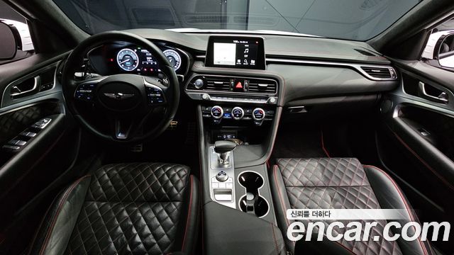 Genesis G70 — interior
