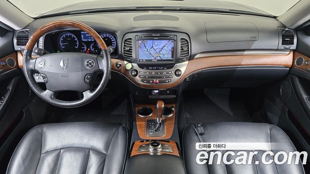KG Mobility Chairman — interior