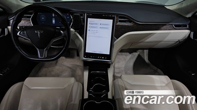 Tesla Model S — interior