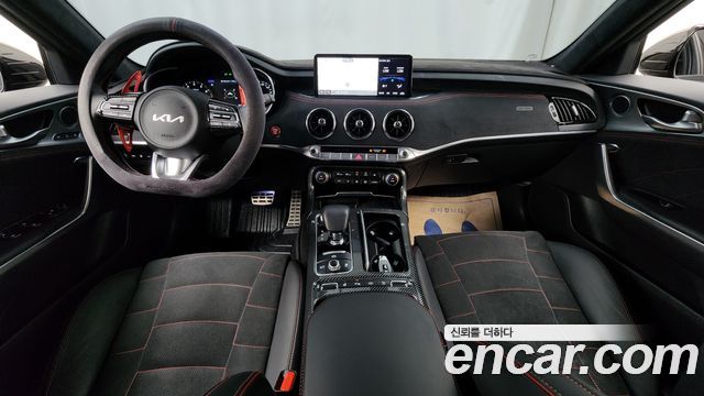 Kia Stinger — interior