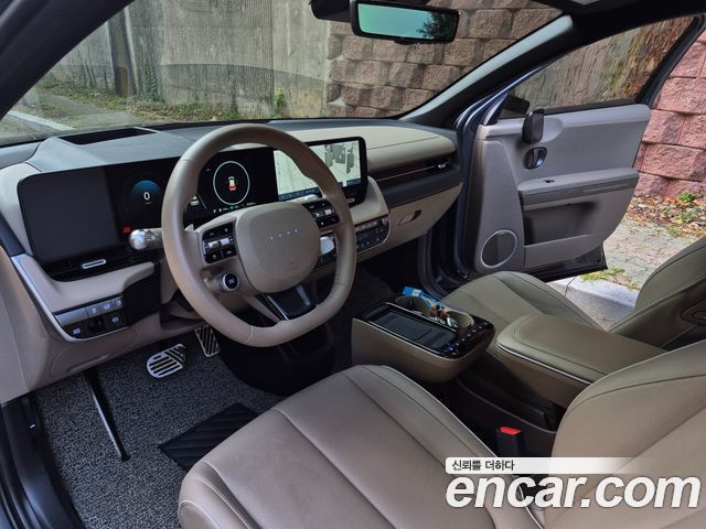 Hyundai IONIQ 5 — interior