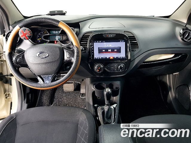 Renault Korea QM3 — interior
