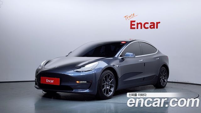 Tesla Model 3 — exterior