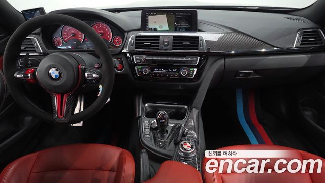 BMW M4 — interior