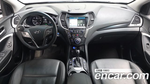 Hyundai Santa Fe — interior
