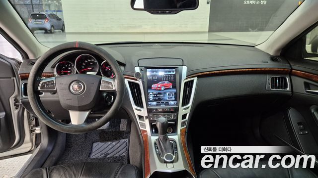 Cadillac CTS — interior