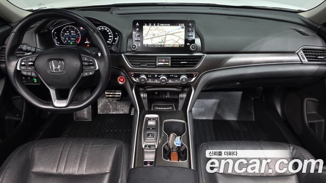 Honda Accord — interior