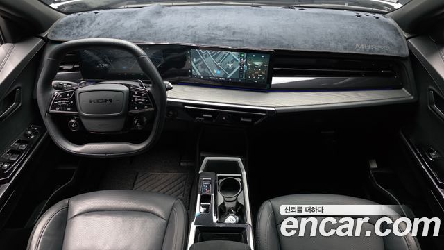 KG Mobility Musso — interior