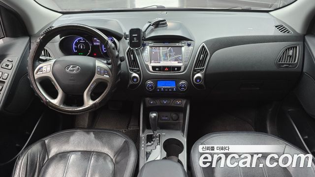 Hyundai Tucson — interior