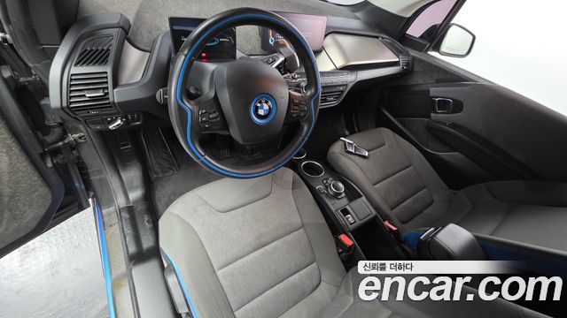 BMW i3 — interior