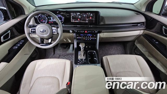 Kia Carnival — interior