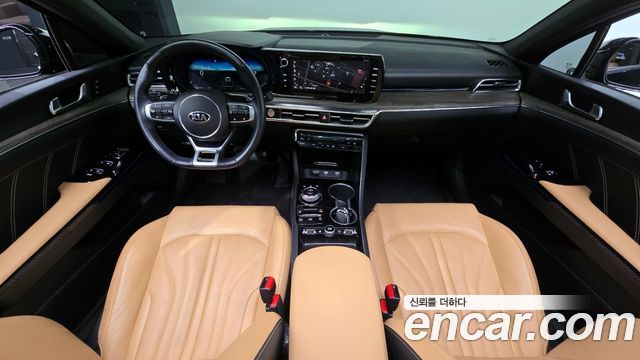 Kia K5 — interior