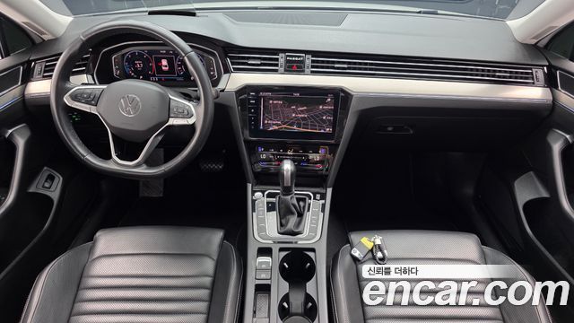 Volkswagen Passat — interior