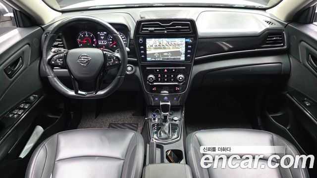 KG Mobility Tivoli — interior